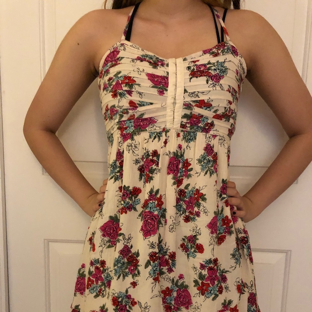 Billabong floral mini dress size small trendy